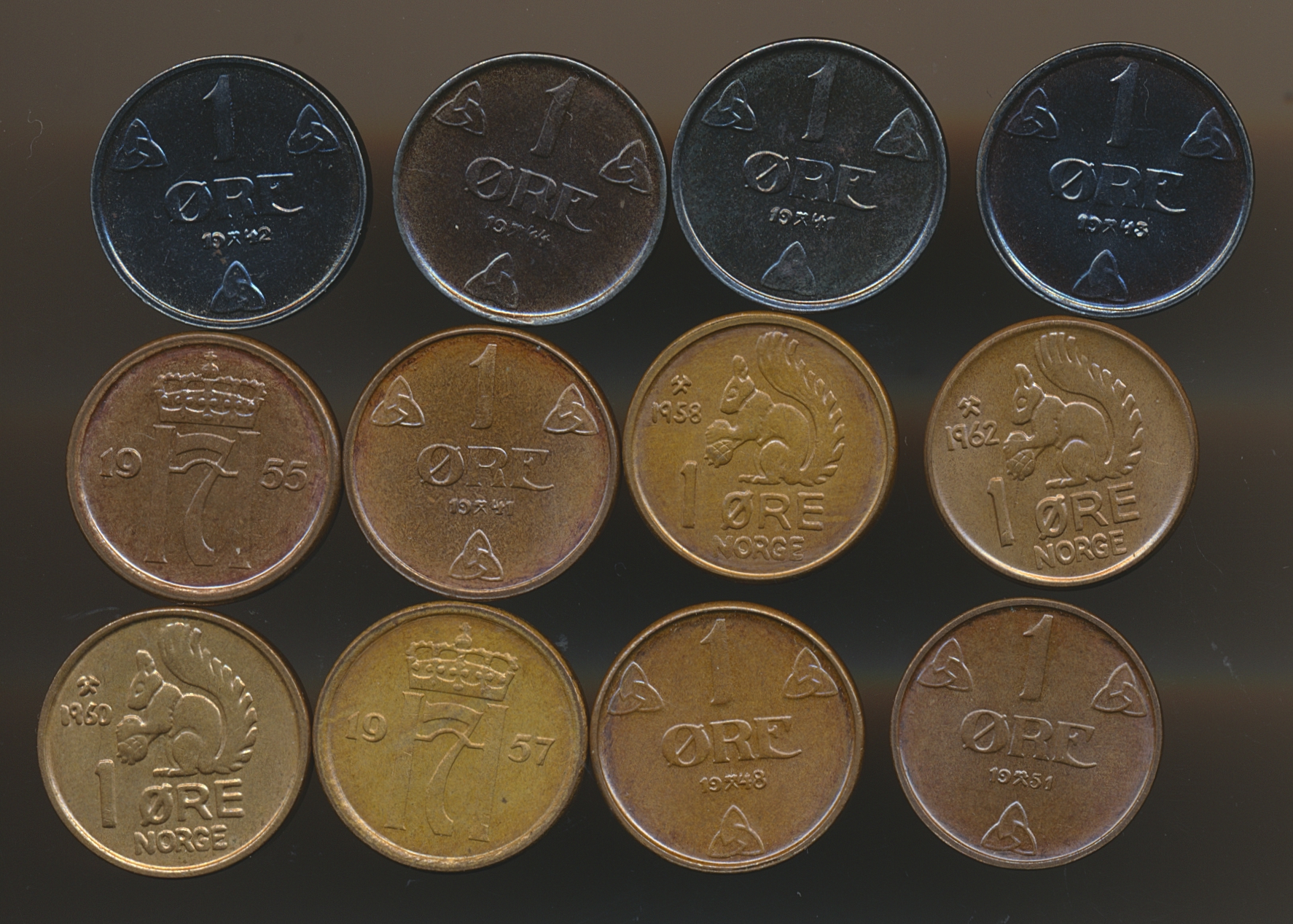 12 Forskjellige 1 øre 1941-1962 Kv 0