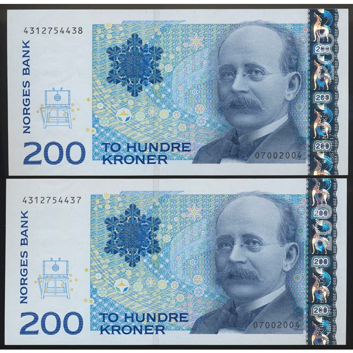 200 Kroner 2004, 2 Stk. i rekkefølge Kv 0