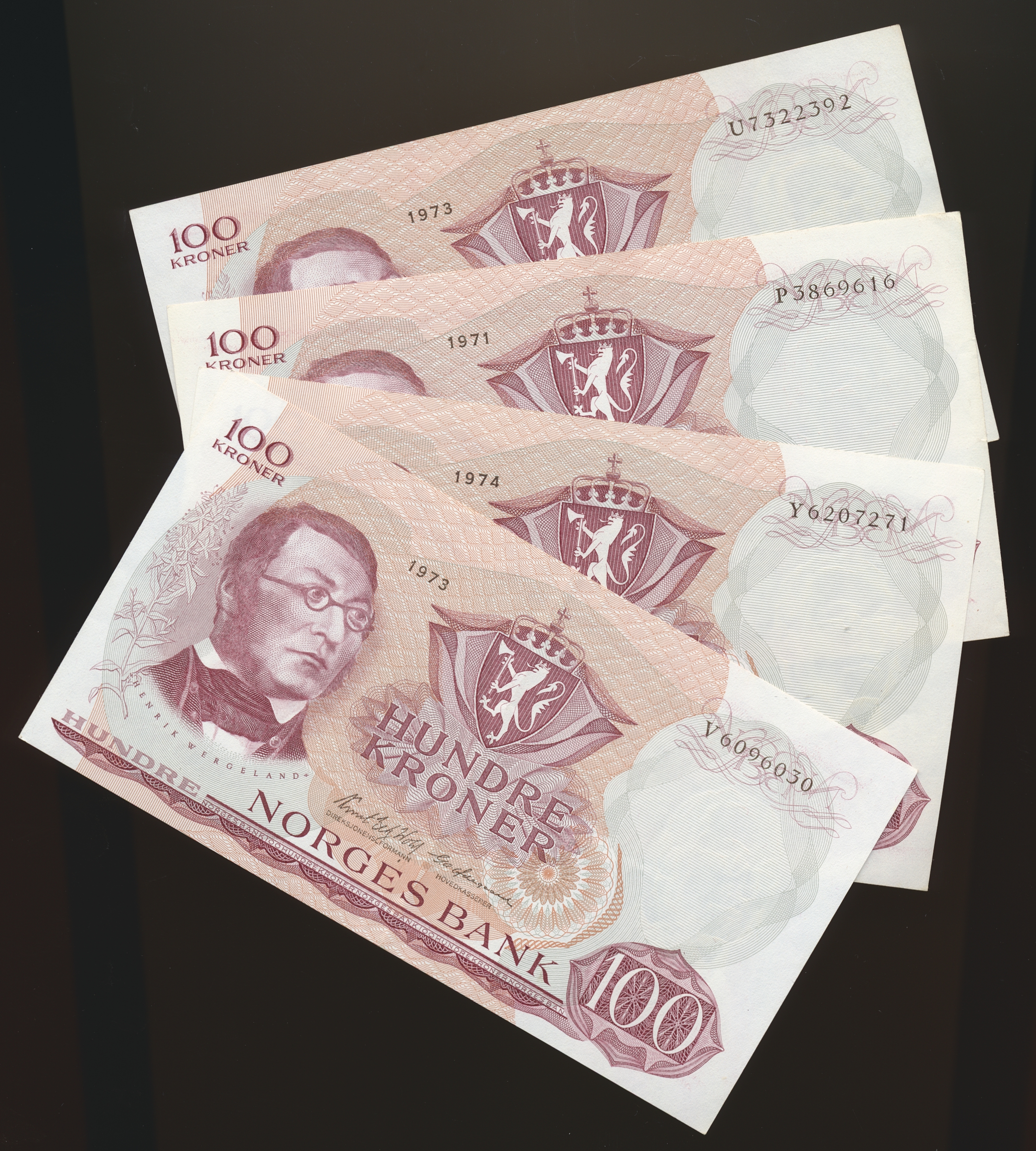 100 Kroner 1971 P, 1973 U, 1973 V og 1974 Y Kv 01 (AU)