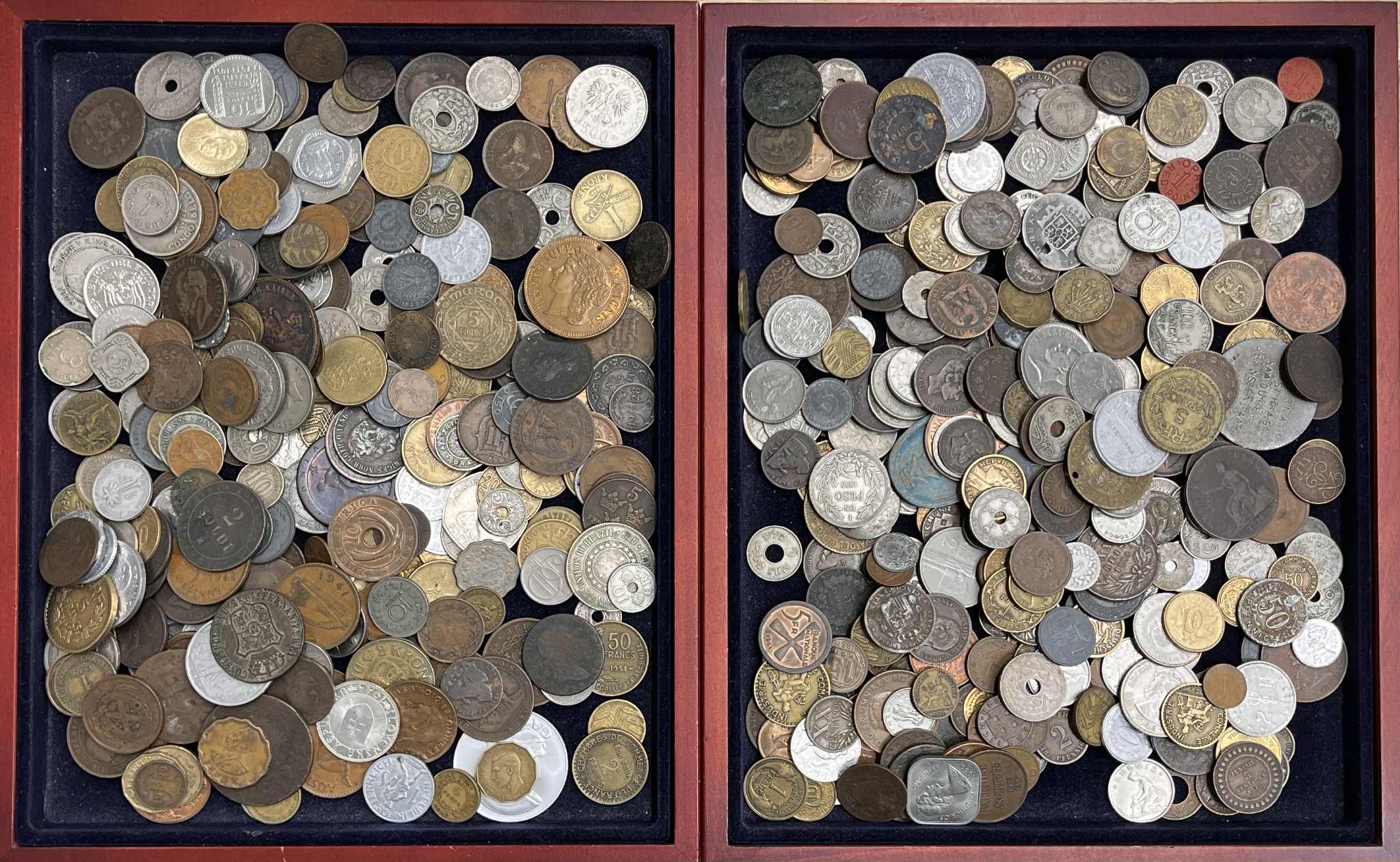 Spennende Lot Med Over 4kg Utenlandske Mynter. Primært 1950 og Bakover